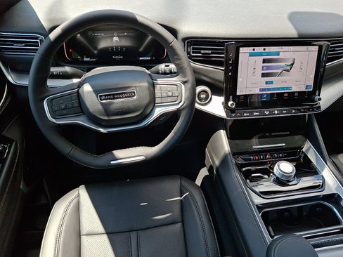 New 2026 Jeep Grand Wagoneer Limited AWD/4WD image 7