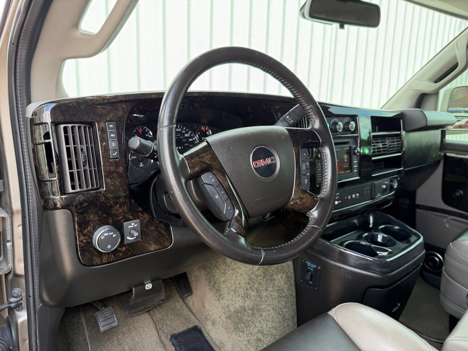 Used 2020 GMC Savana 2500 Extended w/ Enhanced Convenience Package RWD image 25
