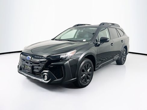 Used 2023 Subaru Outback Onyx Edition AWD/4WD image 3