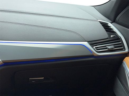 Used 2023 BMW X6 xDrive40i w/ M Sport Package image 20