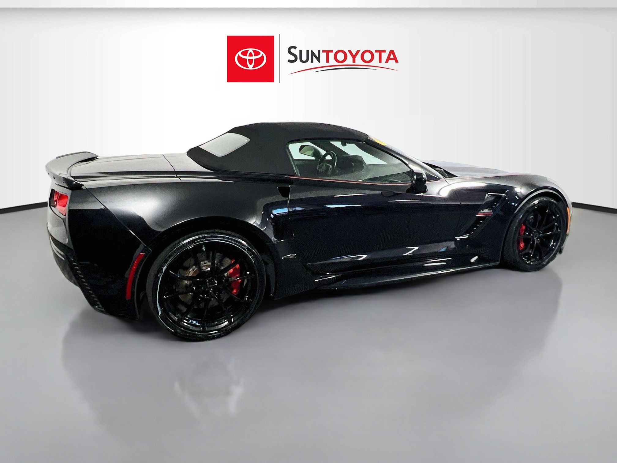 Used 2018 Chevrolet Corvette Grand Sport RWD image 4