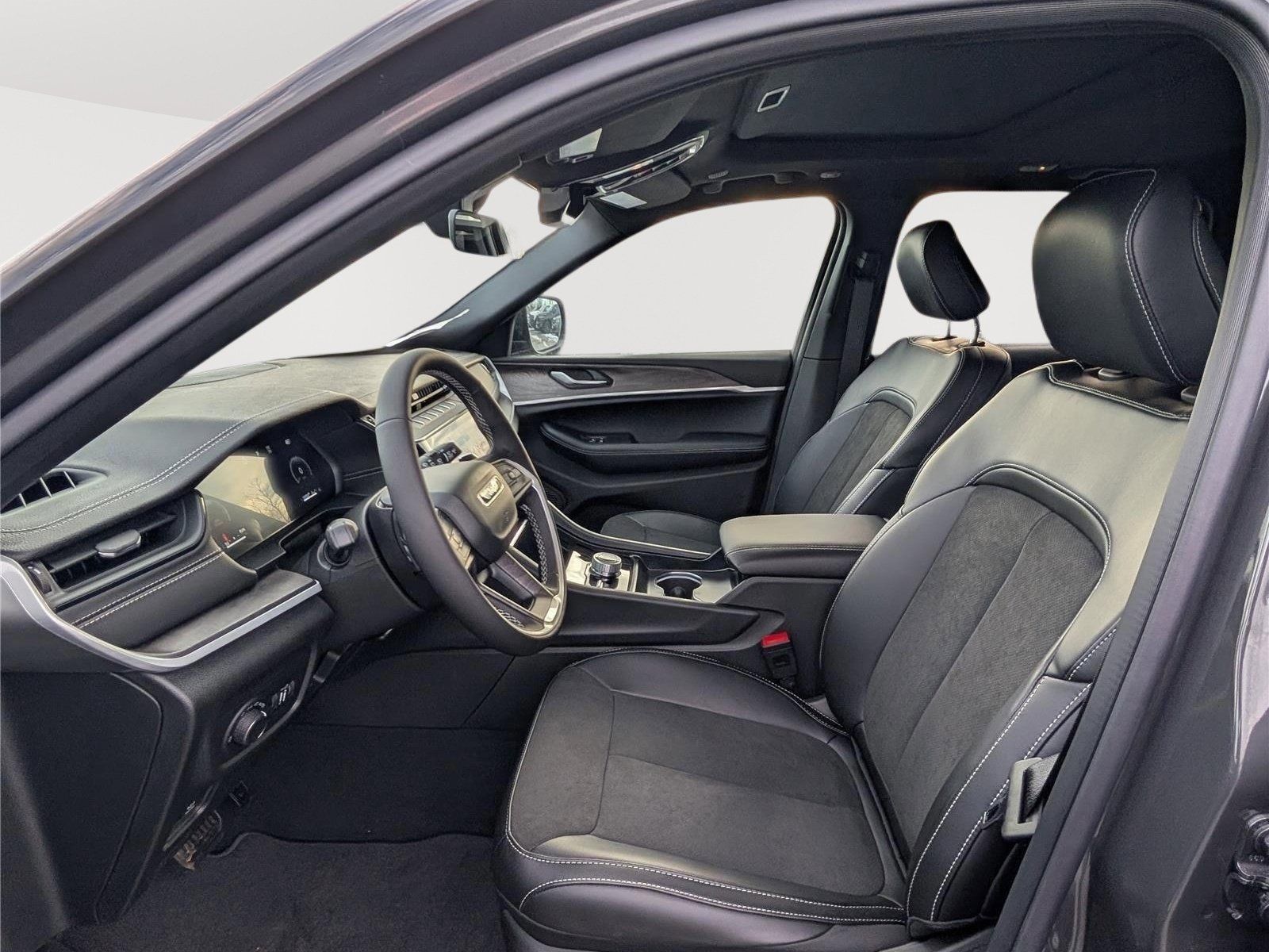 New 2026 Jeep Grand Cherokee Altitude AWD/4WD image 10