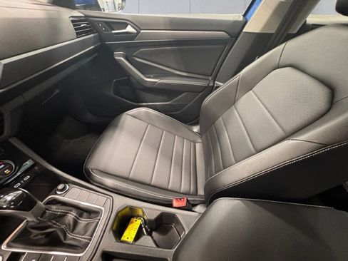 Used 2023 Volkswagen Jetta SE FWD image 19