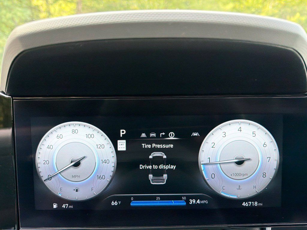 Used 2024 Hyundai Elantra SEL FWD image 15