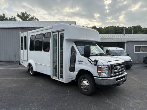 Used 2019 Ford E-350 and Econoline 350 Super Duty w/ Shuttle Bus Prep Package RWD image 5