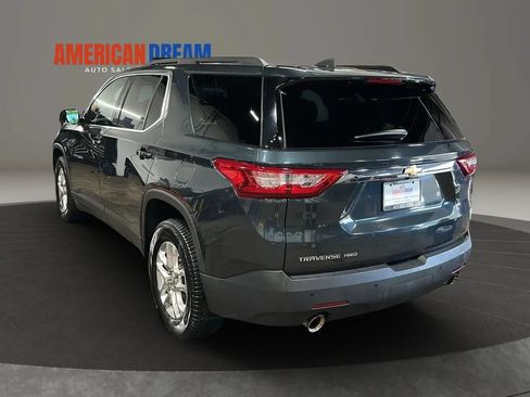 Used 2020 Chevrolet Traverse LT w/ Driver Confidence II Package AWD/4WD image 3