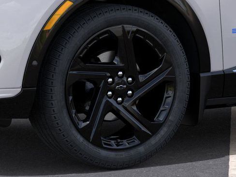 New 2025 Chevrolet Equinox EV RS image 38