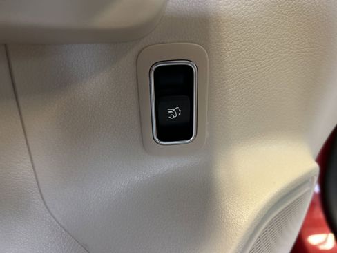 Used 2020 Mercedes-Benz GLB 250 GLB 250 image 19