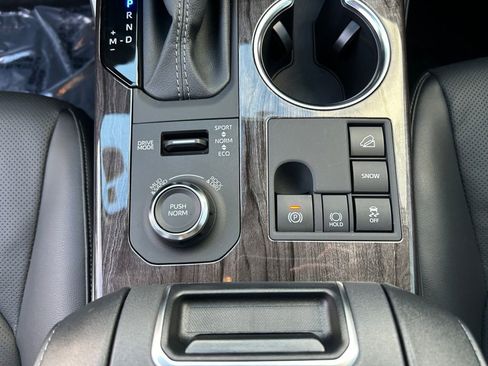 Used 2025 Toyota Highlander Limited image 37