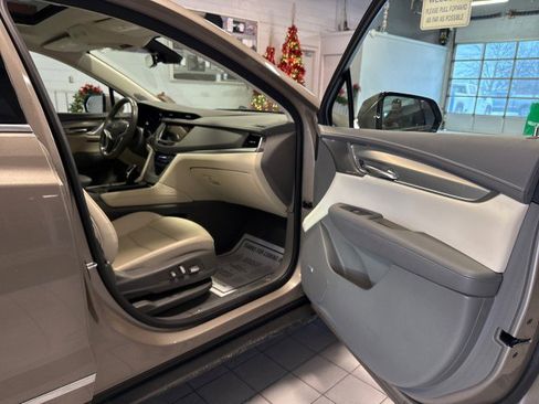 Used 2023 Cadillac XT5 Premium Luxury image 28