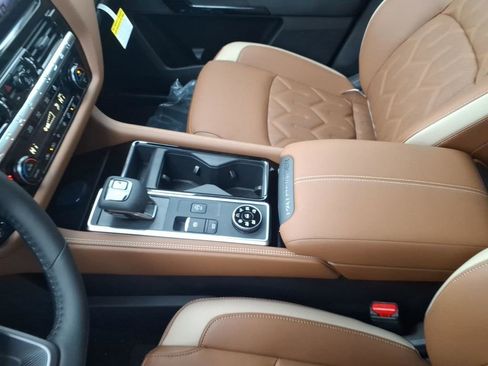 New 2026 Nissan Pathfinder Platinum image 15