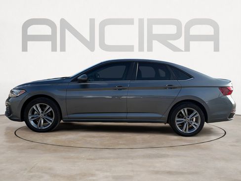 Certified 2023 Volkswagen Jetta SE w/ Panoramic Sunroof Package FWD image 7