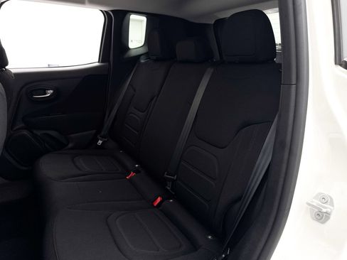 Used 2020 Jeep Renegade Latitude FWD image 27