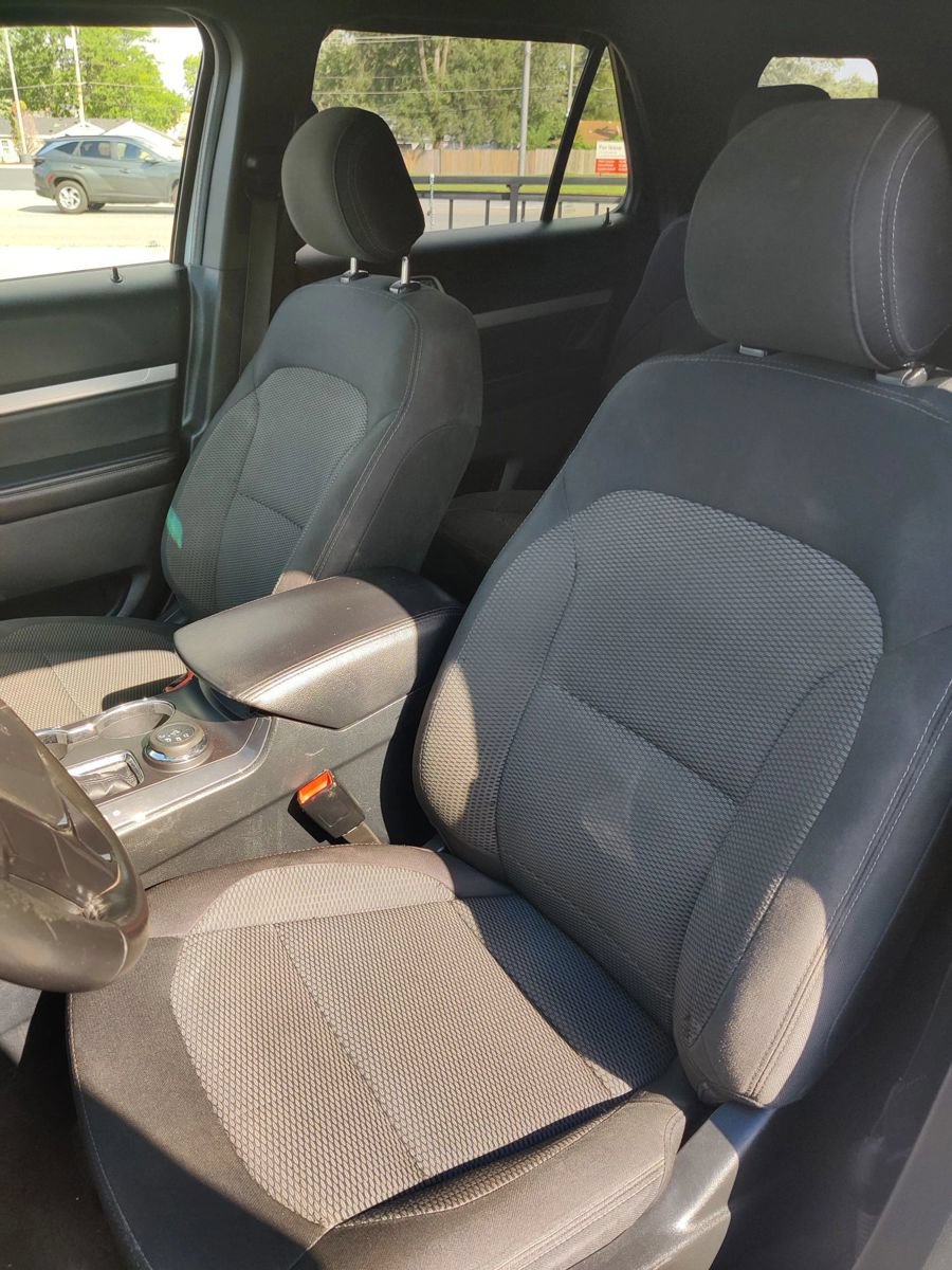 Used 2016 Ford Explorer XLT AWD/4WD image 14