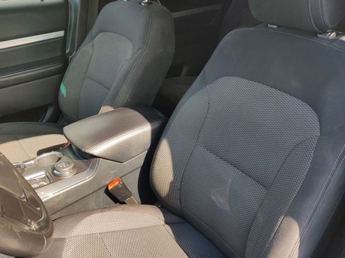 Used 2016 Ford Explorer XLT image 14