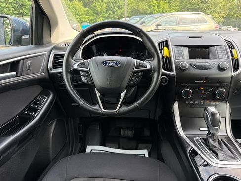 Used 2018 Ford Edge SEL AWD/4WD image 16