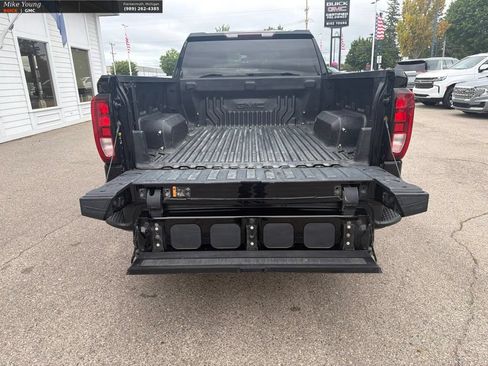 Used 2021 GMC Sierra 1500 Elevation w/ LPO, Elevation Black Package AWD/4WD image 5