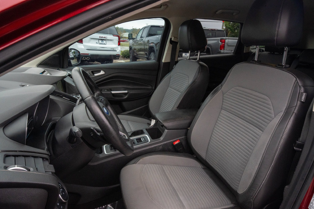 Used 2017 Ford Escape Titanium FWD image 12