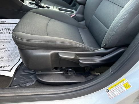 Used 2017 Chevrolet Cruze LT FWD image 19