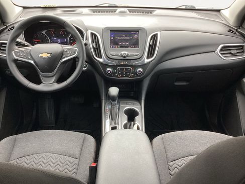Used 2023 Chevrolet Equinox LT image 4