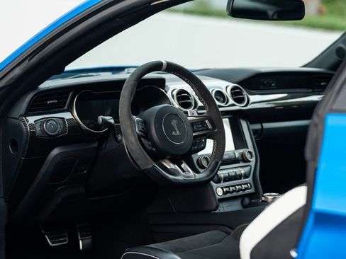 Used 2021 Ford Mustang Shelby GT500 w/ Carbon Fiber Track Pack image 22