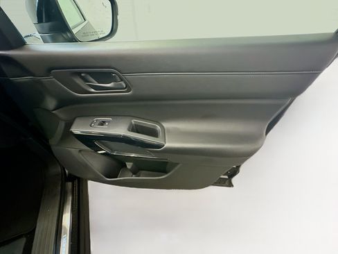 Used 2024 Nissan Pathfinder SV w/ SV Premium Package AWD/4WD image 35