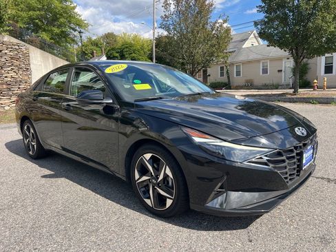 Used 2022 Hyundai Elantra Limited image 7