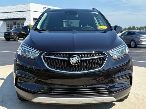 Used 2022 Buick Encore Preferred w/ Safety Package II AWD/4WD image 2