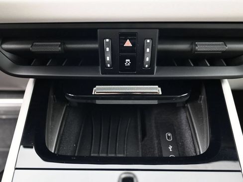 Certified 2026 Porsche Cayenne AWD/4WD image 18