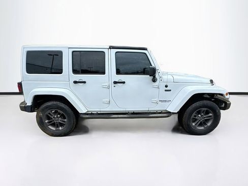 Used 2017 Jeep Wrangler Unlimited Sahara AWD/4WD image 8