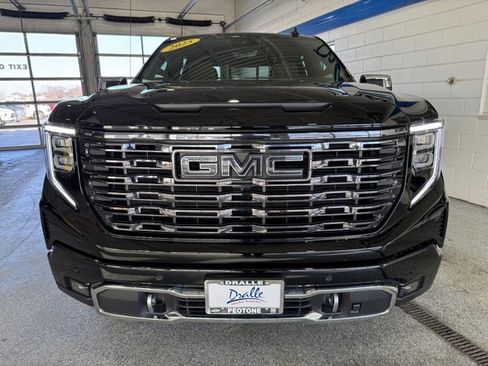 Used 2025 GMC Sierra 1500 Denali Ultimate image 3