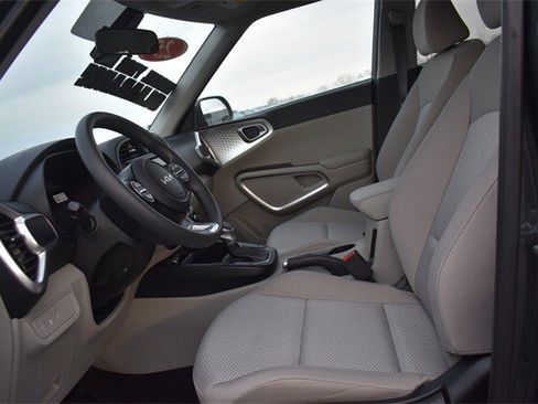 New 2025 Kia Soul LX w/ LX Technology Package image 19