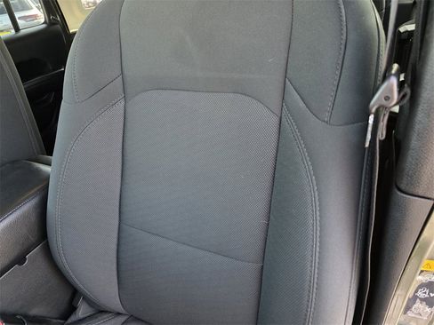 Used 2020 Jeep Wrangler Unlimited Sport S image 12