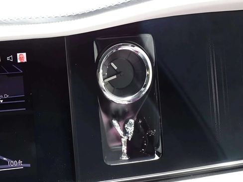 Used 2025 Rolls-Royce Cullinan AWD/4WD image 18
