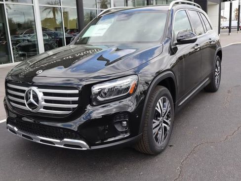 New 2025 Mercedes-Benz GLB 250 image 2