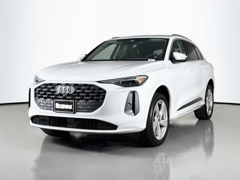 Certified 2025 Audi Q5 Premium w/ Premium Plus AWD/4WD image 3