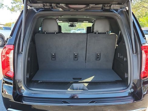 Certified 2024 GMC Yukon SLT w/ SLT Luxury Package image 5