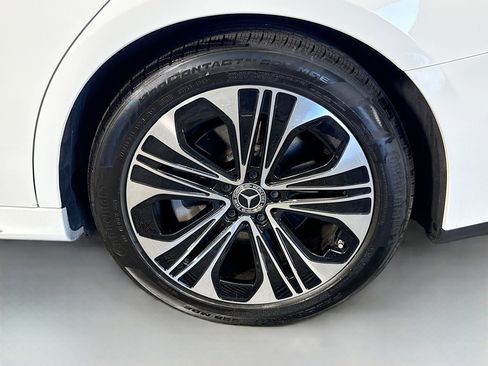 Used 2025 Mercedes-Benz E 350 Sedan image 37