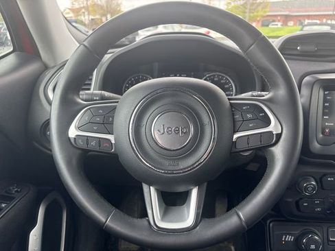 Used 2018 Jeep Renegade Latitude AWD/4WD image 14