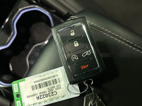 Used 2022 Jeep Grand Cherokee Altitude image 22