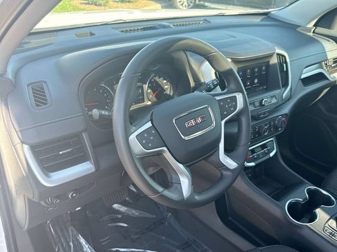 Used 2024 GMC Terrain SLE w/ Driver Convenience Package FWD image 34