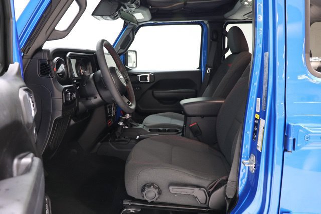 Used 2024 Jeep Wrangler Unlimited Rubicon w/ Safety Group AWD/4WD image 16