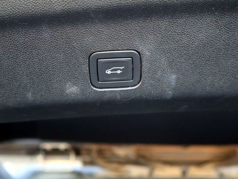 Used 2021 Chevrolet Tahoe High Country RWD image 27