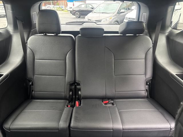 Used 2024 Chevrolet Traverse LT w/ Midnight/Sport Edition AWD/4WD image 25