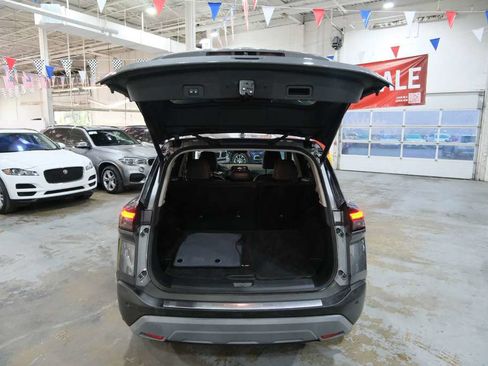 Used 2021 Nissan Rogue SV w/ Premium Package image 10