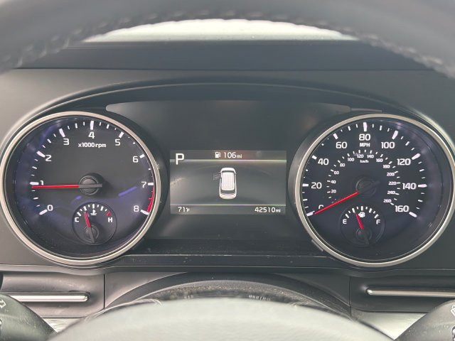 Used 2024 Kia Carnival LX FWD image 24