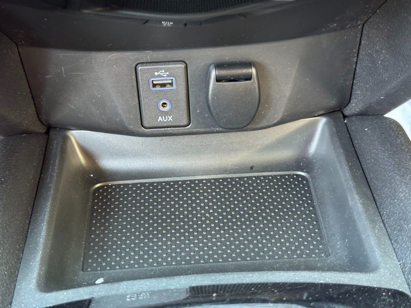 Used 2017 Nissan Rogue SV FWD image 25