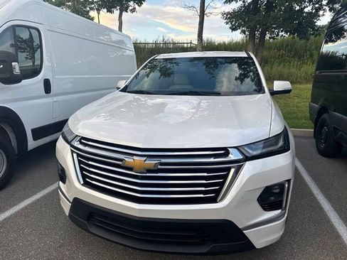 Used 2022 Chevrolet Traverse Premier AWD/4WD image 4