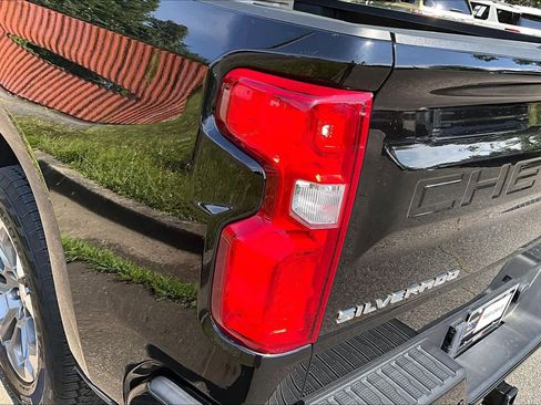Used 2023 Chevrolet Silverado 1500 High Country RWD image 27