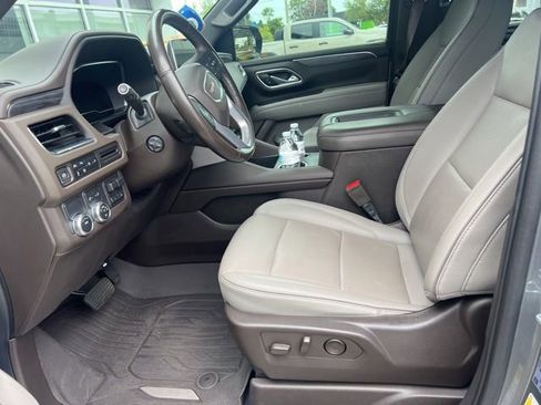 Used 2022 GMC Yukon SLT w/ SLT Luxury Package RWD image 3